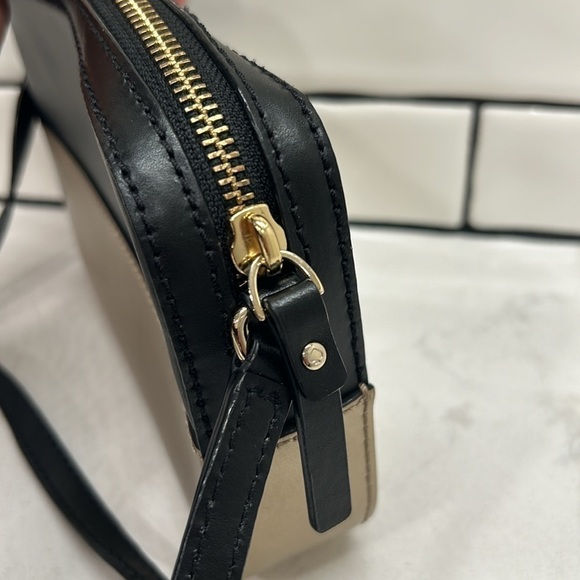 Kate Spade $178 Ivy Street Clover Crossbody Genuine Cowhide Leather Black Gold - Picture 8 of 16
